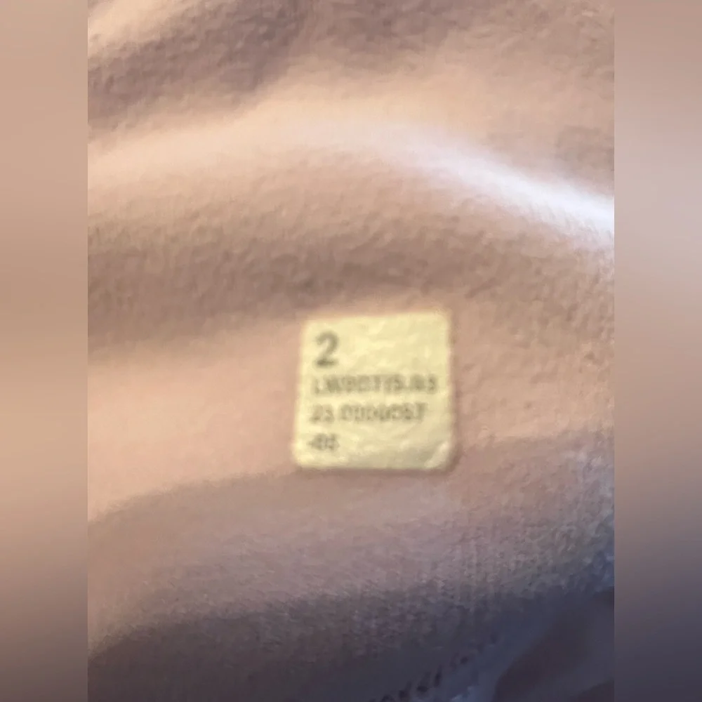 $54 Lululemon Align V-Neck Bra *Light Support, A/B Cup Meadowsweet Pink - Picture 9 of 9